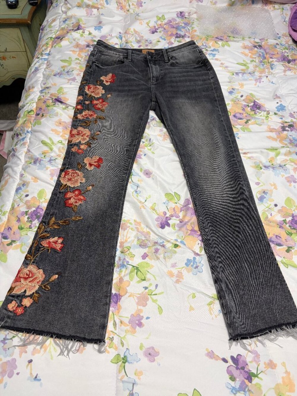 Driftwood Jeans Black Wash Embroidered Roxy Women's Size 27 Pre-Owned